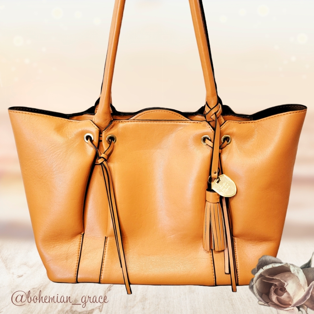 🕊️London Fog Leather Handbag